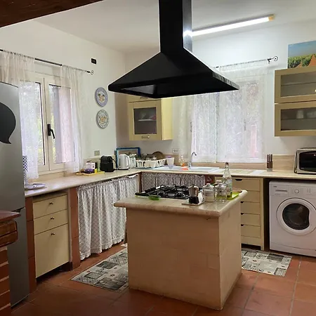 Botrus Divin Casa * Brindisi
